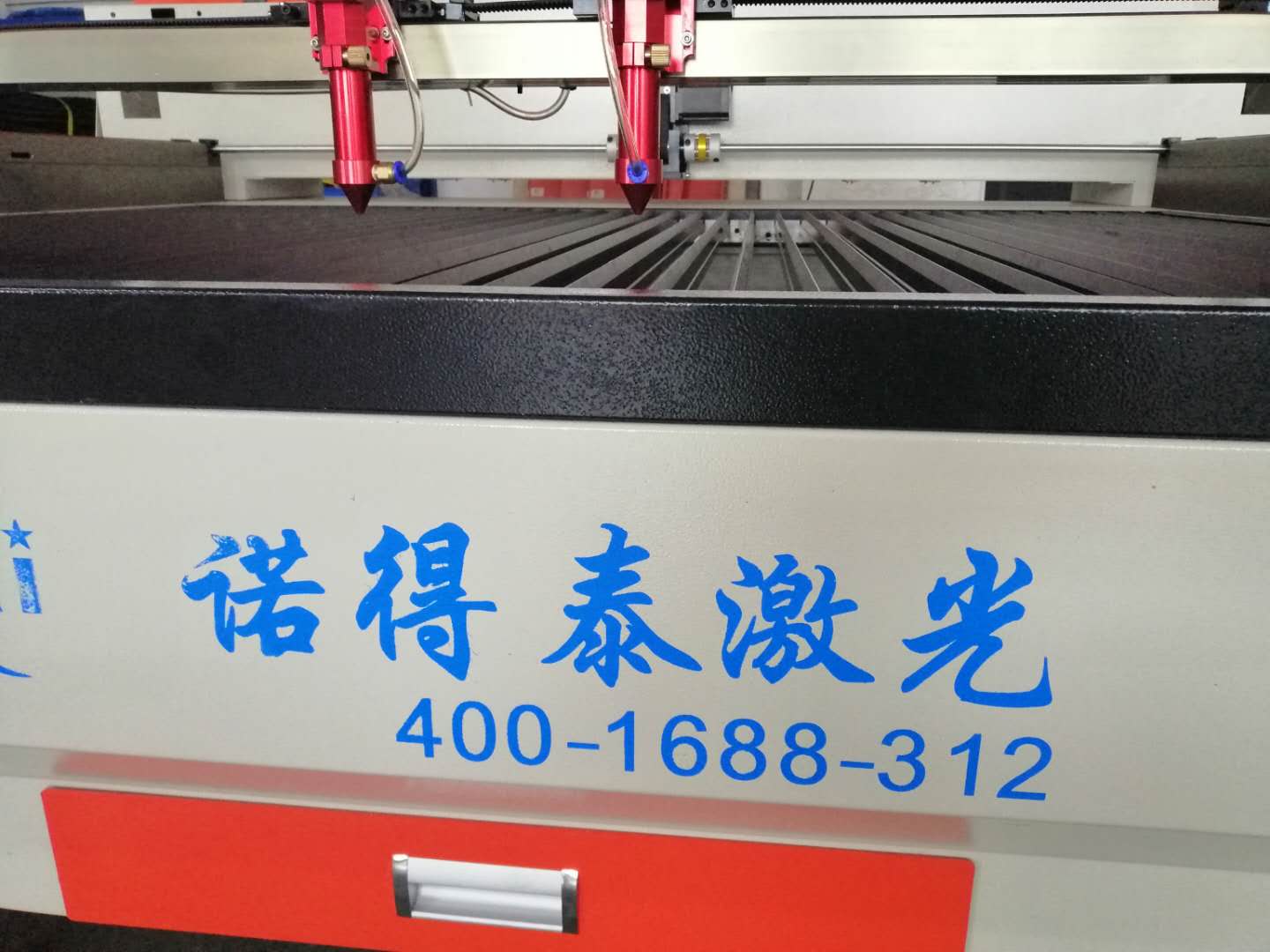 非金屬激光機(jī)把功率加大可以切割金屬材料嗎？