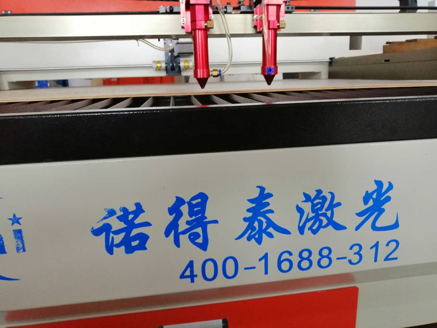 玻璃管二氧化碳激光切割機只出現(xiàn)一些微弱的光是什么原因？