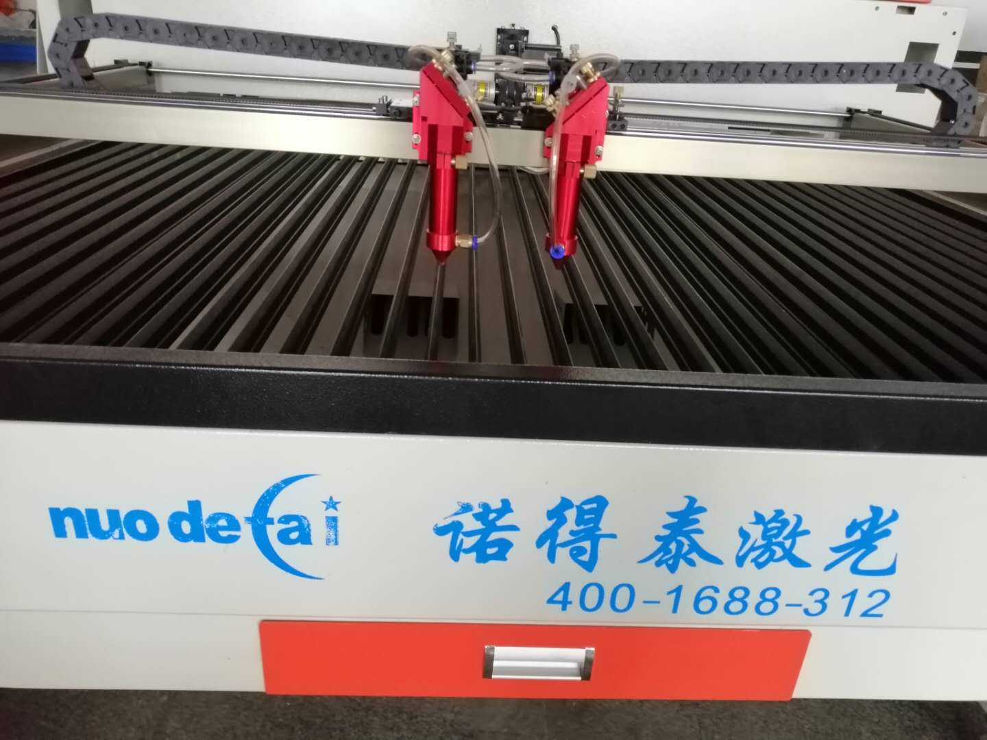 為什么紙張激光切割機(jī)切割的時(shí)候不會著火的原因在哪里？