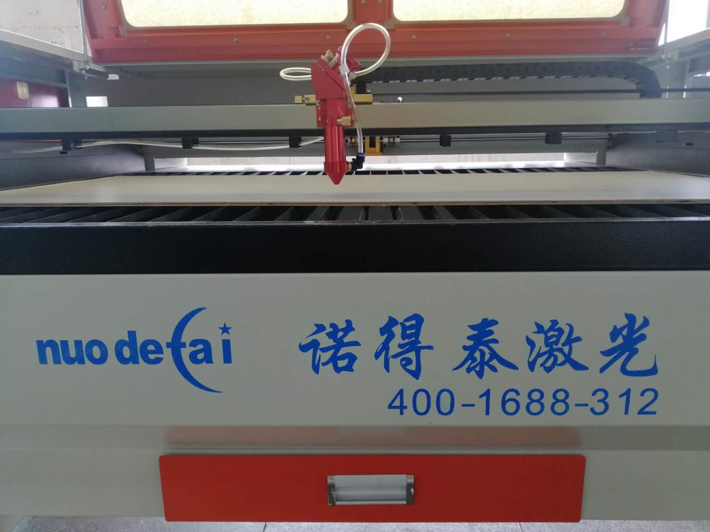 高精密手機屏激光切割機將是未來發(fā)展的一種趨勢潮流！