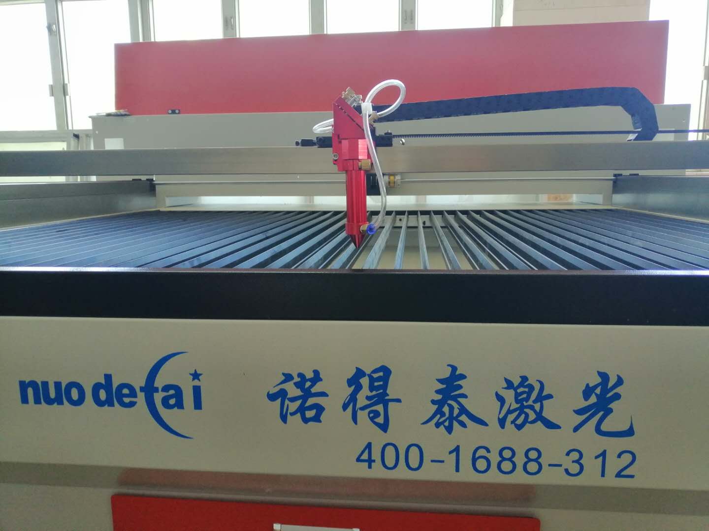 莫輕易的講一個(gè)激光切割機(jī)廠家設(shè)備價(jià)格賣得貴！